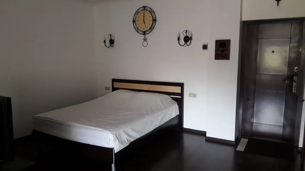 Квартира однокомнатная в переулке Крупском, 42 м², Каменск-Шахтинский — спальня, фото 2