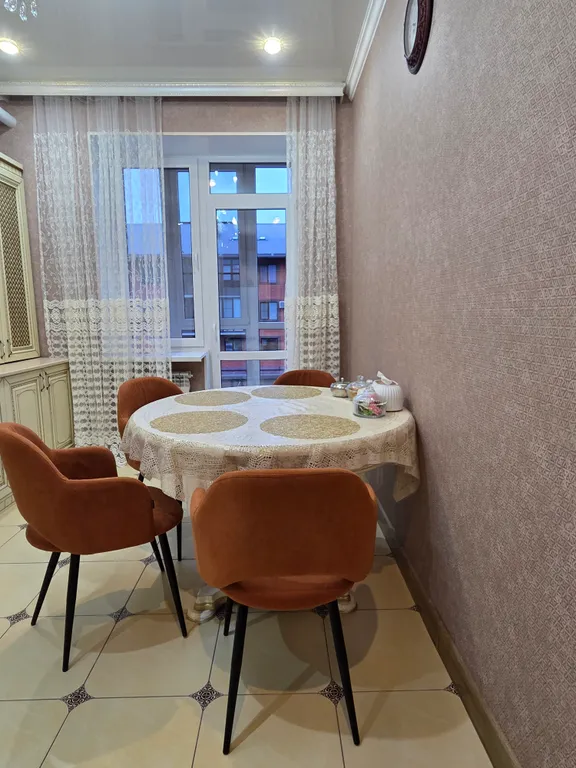 Апартаменты двухкомнатные на улице Железноводской, 70 м², Минеральные Воды — кухня, фото 5