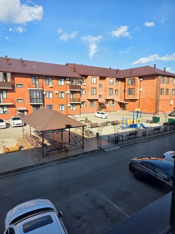 Апартаменты двухкомнатные на улице Железноводской, 70 м², Минеральные Воды — вид из окна, фото 5