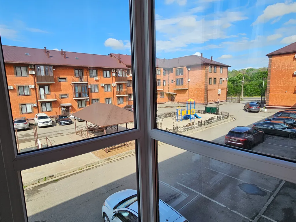 Апартаменты двухкомнатные на улице Железноводской, 70 м², Минеральные Воды — вид из окна