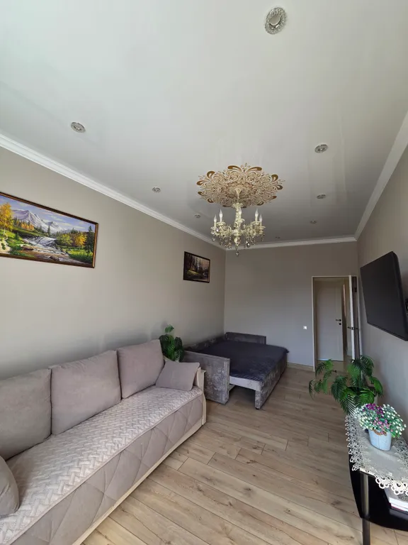 Апартаменты двухкомнатные на улице Железноводской, 70 м², Минеральные Воды — спальня, фото 6