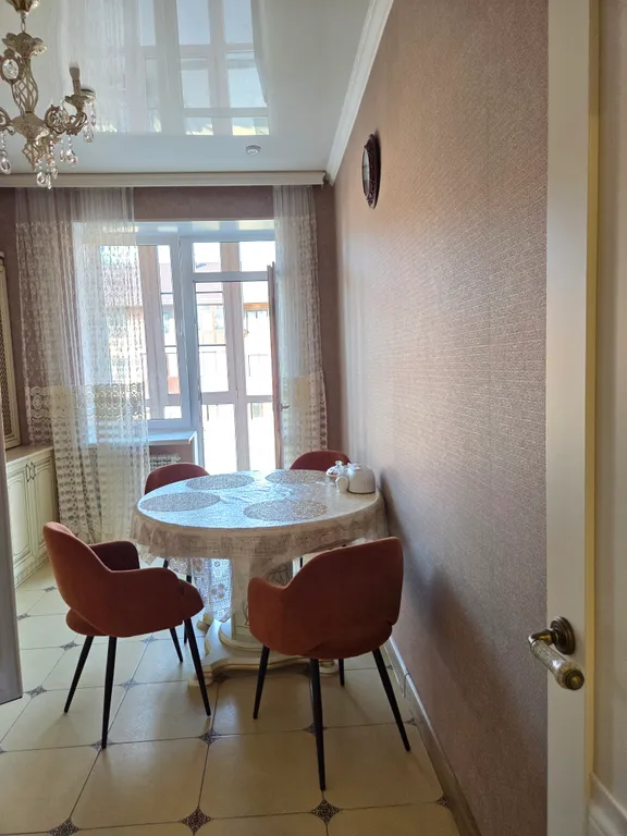 Апартаменты двухкомнатные на улице Железноводской, 70 м², Минеральные Воды — кухня, фото 2
