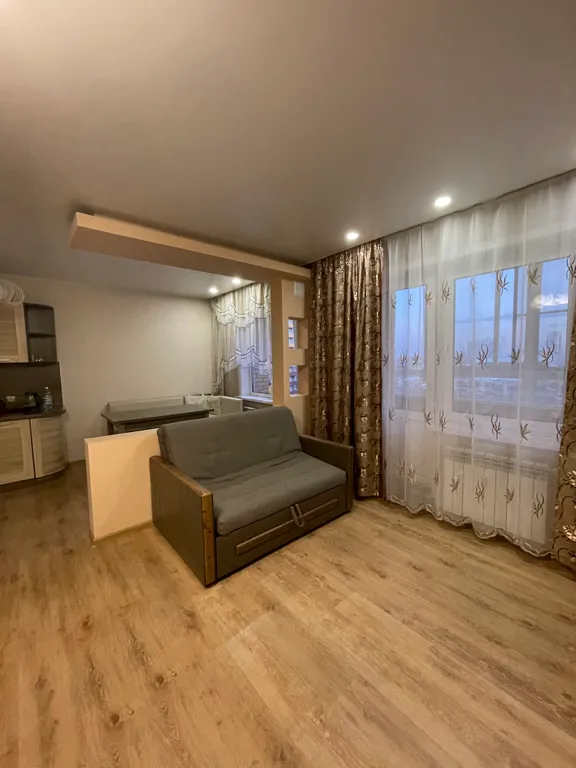 Квартира однокомнатная в Октябрьском, 46 м², Иркутск — спальня, фото 2