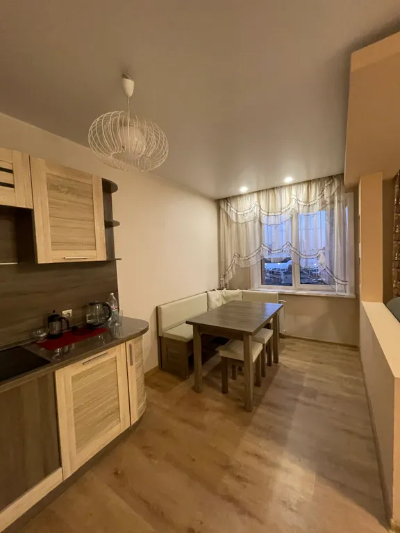 Квартира однокомнатная в Октябрьском, 46 м², Иркутск — кухня, фото 3