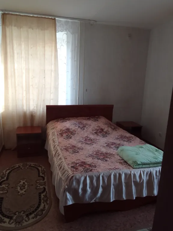Квартира двухкомнатная на улице Лесной, 50 м², Саров — спальня, фото 3