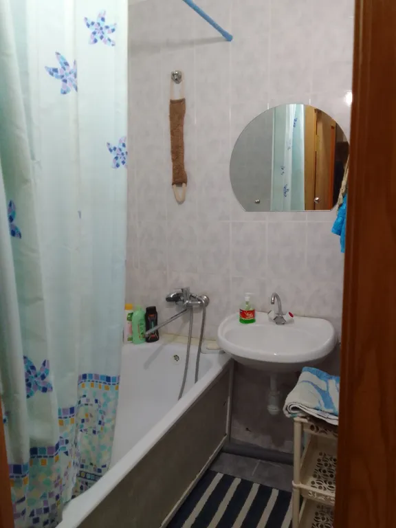 Квартира двухкомнатная на улице Лесной, 50 м², Саров — ванная комната