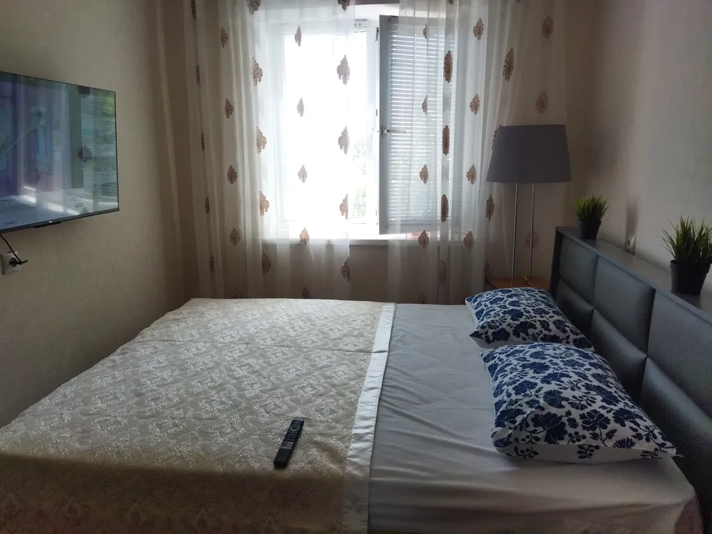 Квартира двухкомнатная, 42 м², Дубки — спальня, фото 3