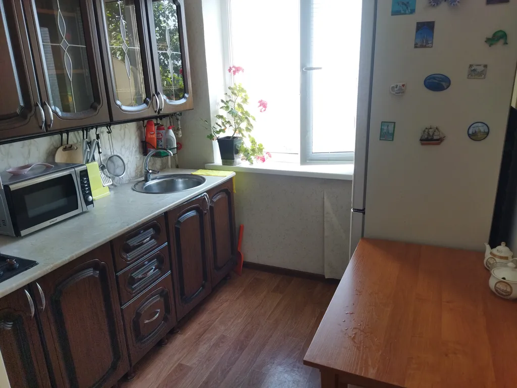 Квартира двухкомнатная, 42 м², Дубки — кухня