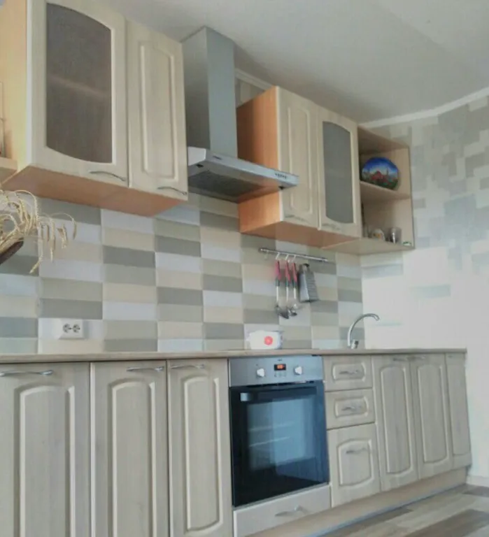 Квартира однокомнатная в Красноглинском, 50 м², Самара — кухня, фото 4