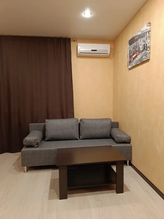 Квартира однокомнатная в Дзержинском, 45 м², Волгоград — спальня, фото 5