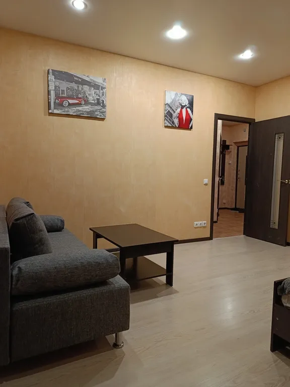 Квартира однокомнатная в Дзержинском, 45 м², Волгоград — спальня, фото 6