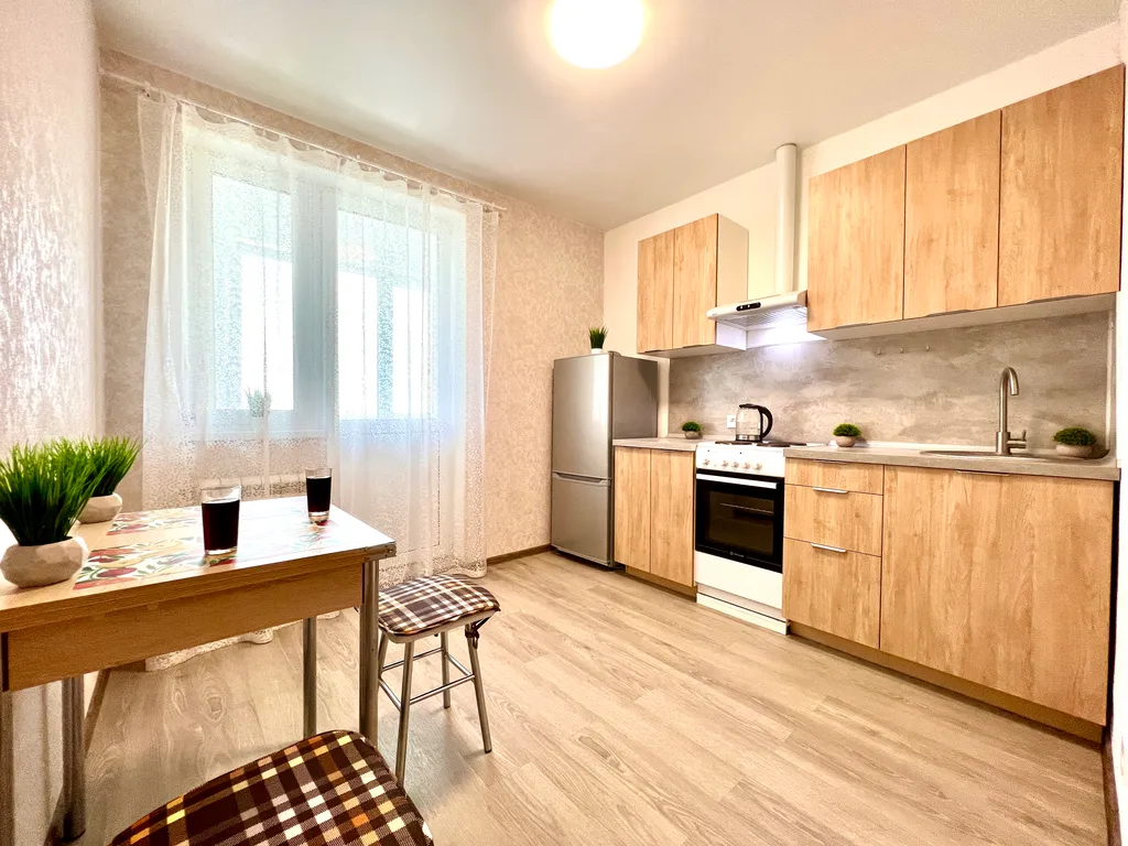 Квартира однокомнатная в Железнодорожном, 50 м², Самара — кухня
