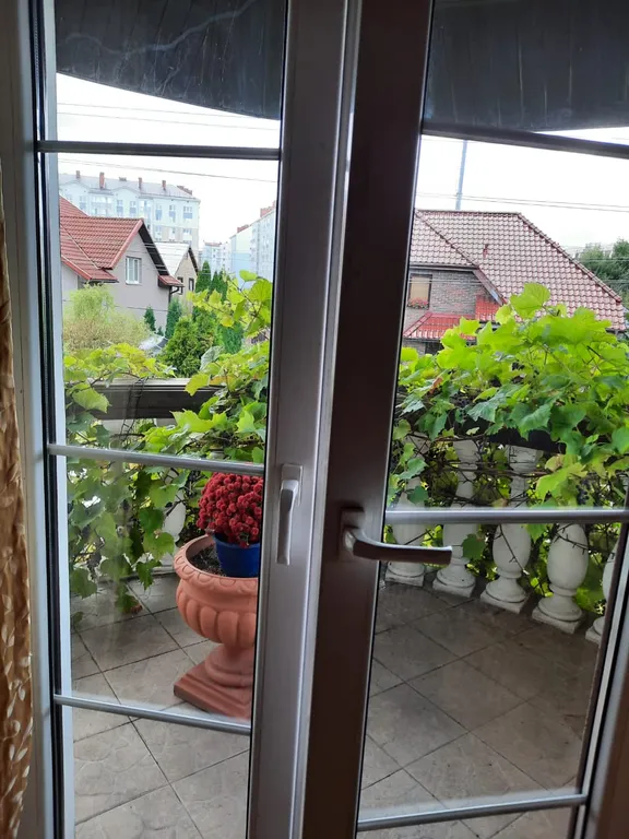 Квартира трёхкомнатная в Ленинградском, 160 м², Калининград — фото 38
