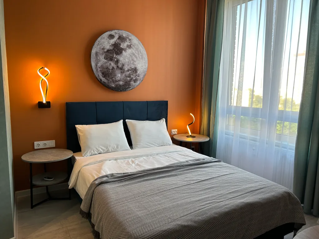 Moon Tower - трендовая студия в центре