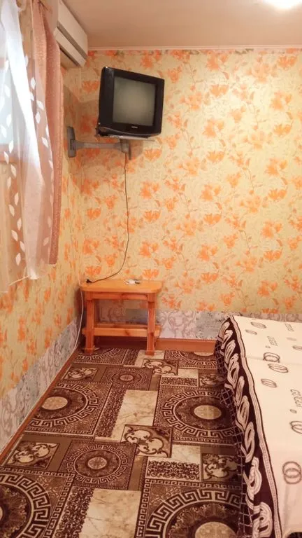 Двухместный номер с 2 отдельными кроватями со всеми удобствами на 1 этаже — У Оксаны, фото 2 из 5