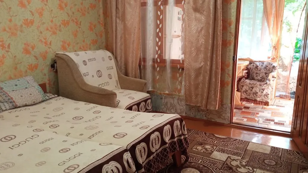 Двухместный номер с 2 отдельными кроватями со всеми удобствами на 1 этаже — У Оксаны, фото 3 из 5