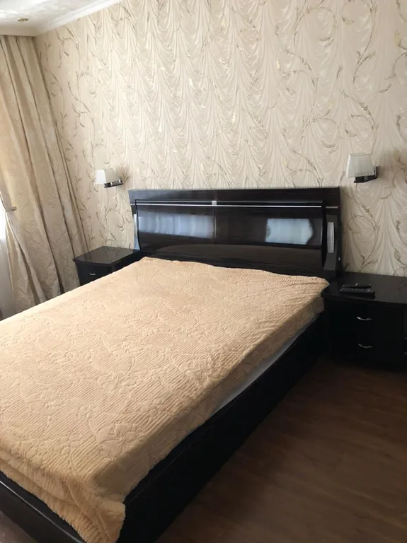 Квартира двухкомнатная на улице Орджоникидзе, 80 м², Ессентуки — фото 3