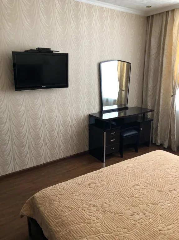 Квартира двухкомнатная на улице Орджоникидзе, 80 м², Ессентуки — фото 4