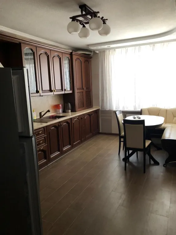 Квартира двухкомнатная на улице Орджоникидзе, 80 м², Ессентуки — фото 5