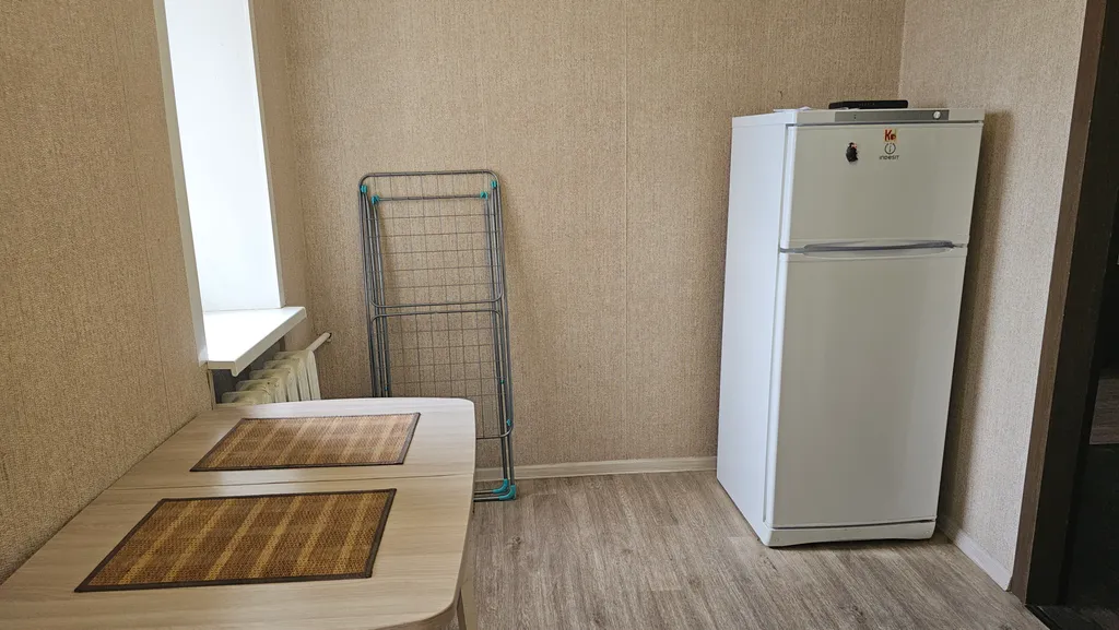 Квартира однокомнатная на улице Новгородской, 30 м², Боровичи — кухня, фото 5