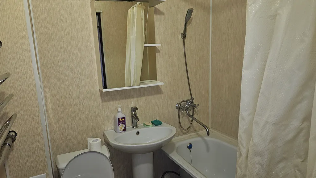 Квартира однокомнатная на улице Новгородской, 30 м², Боровичи — ванная комната