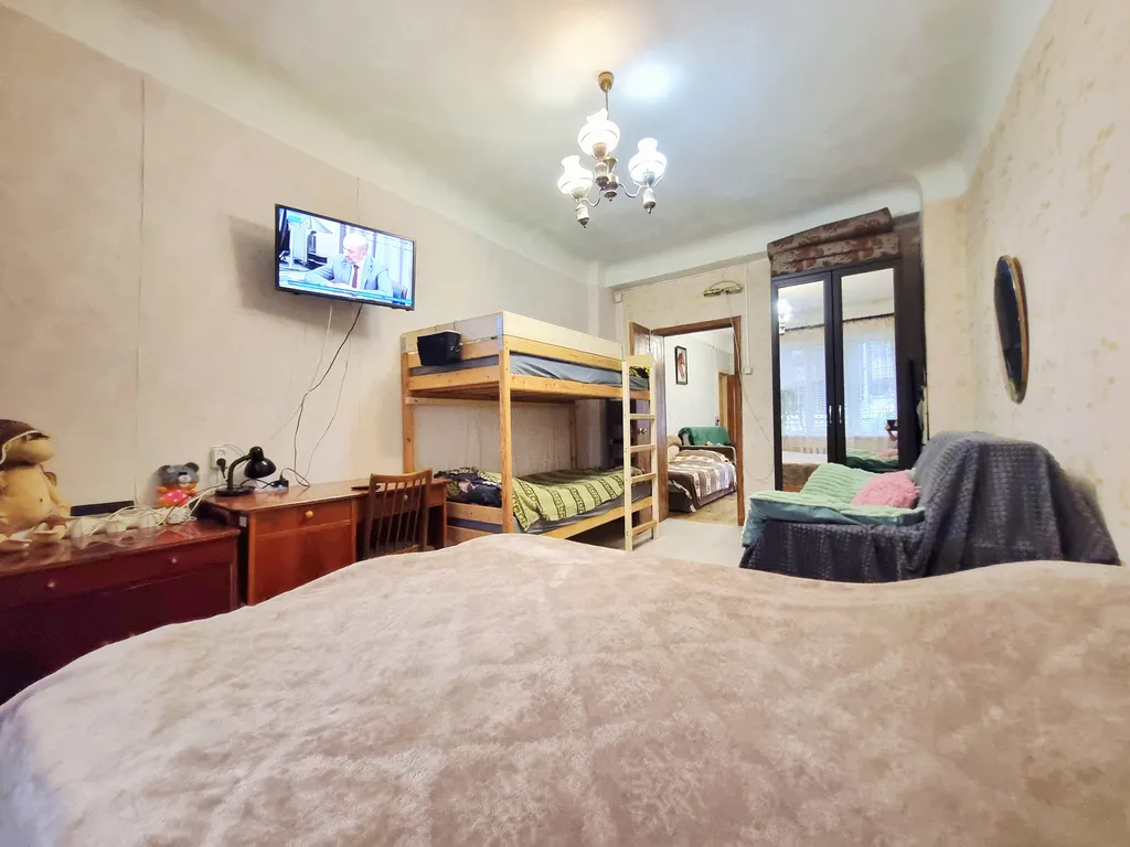 Квартира двухкомнатная на улице Пушкинской, 65 м², Ростов-на-Дону — спальня, фото 9