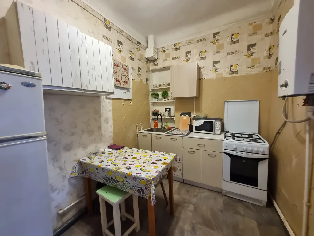 Квартира двухкомнатная на улице Пушкинской, 65 м², Ростов-на-Дону — кухня