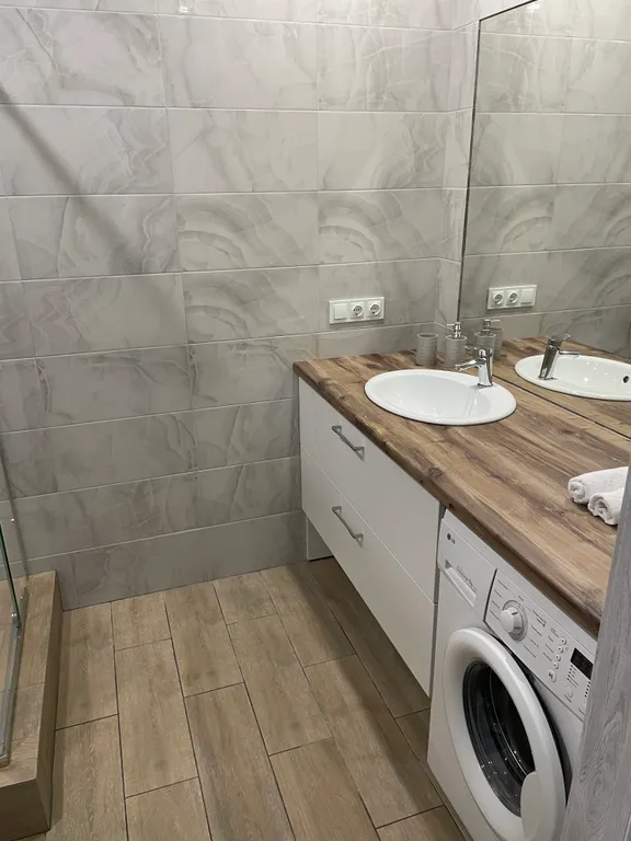 Квартира однокомнатная на улице Фармана Салманова, 40 м², Тюмень — ванная комната, фото 3