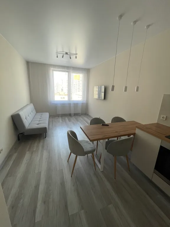Квартира однокомнатная на улице Фармана Салманова, 40 м², Тюмень — кухня, фото 3