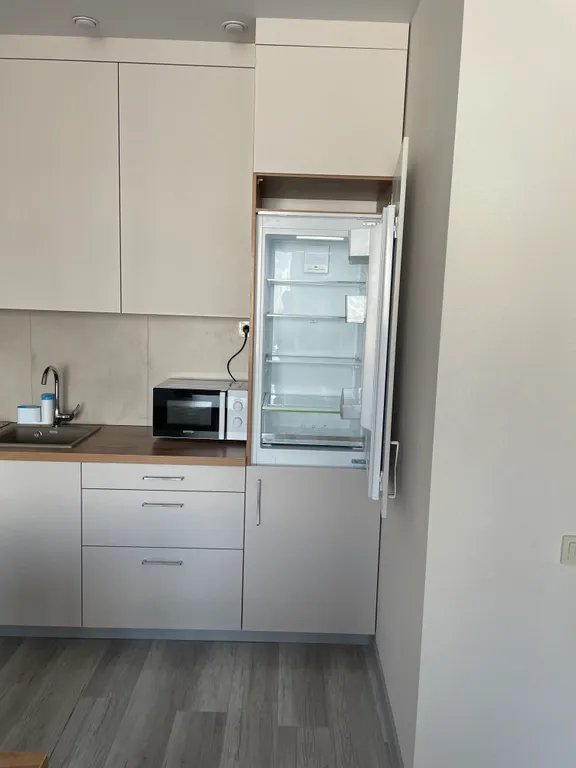 Квартира однокомнатная на улице Фармана Салманова, 40 м², Тюмень — кухня, фото 4