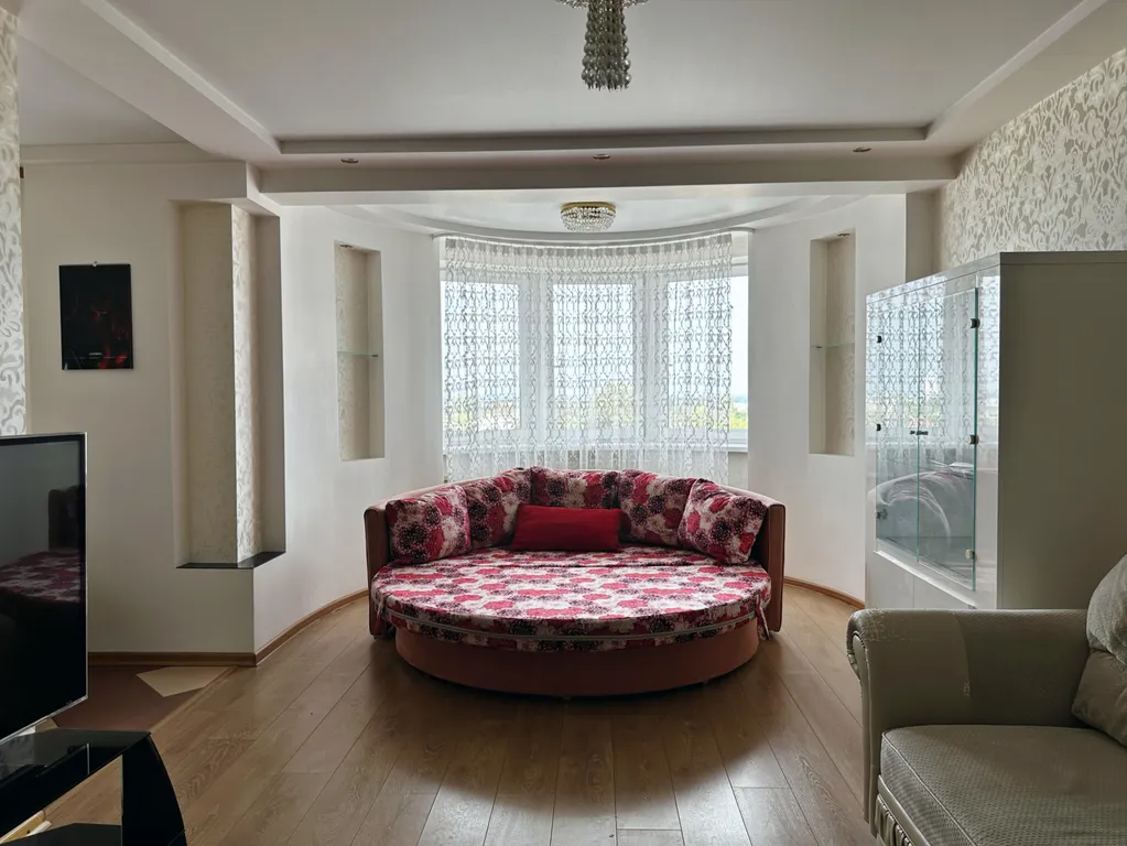 Квартира с панорамным видом на реку и все монастыри