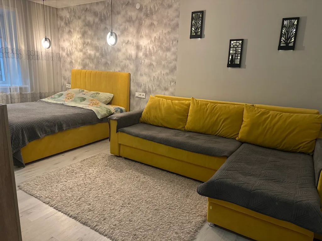 Квартира однокомнатная на улице Щорсе, 32 м², Великие Луки — спальня, фото 2