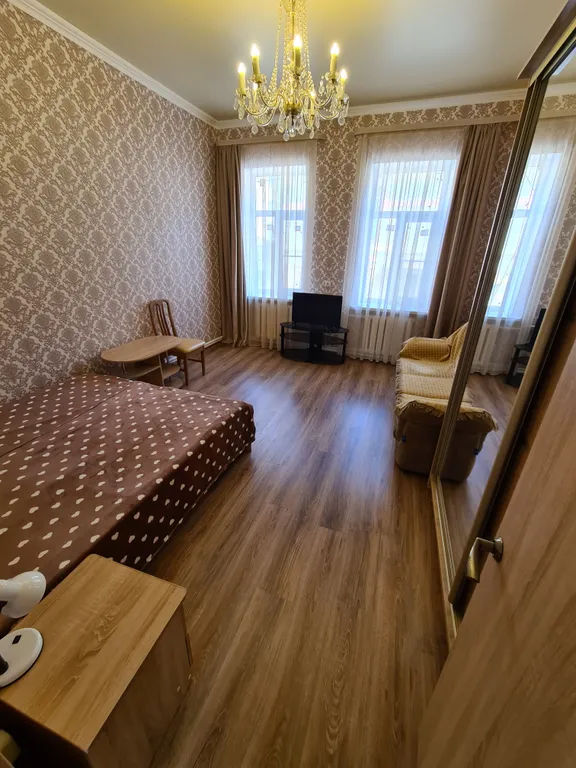 2-комнатная квартира с ремонтом, напротив курортного парка