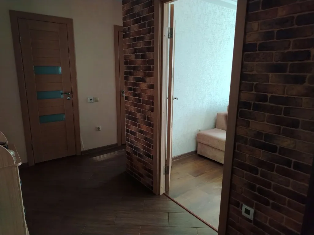 Квартира однокомнатная на улице Радужной, 45 м², Чебоксары — фото 25