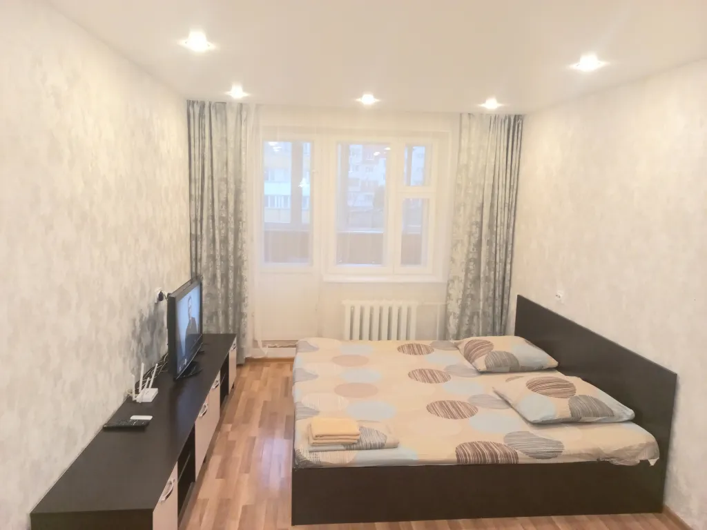 Квартира однокомнатная на проспекте Тракторостроителее, 41 м², Чебоксары — спальня, фото 6
