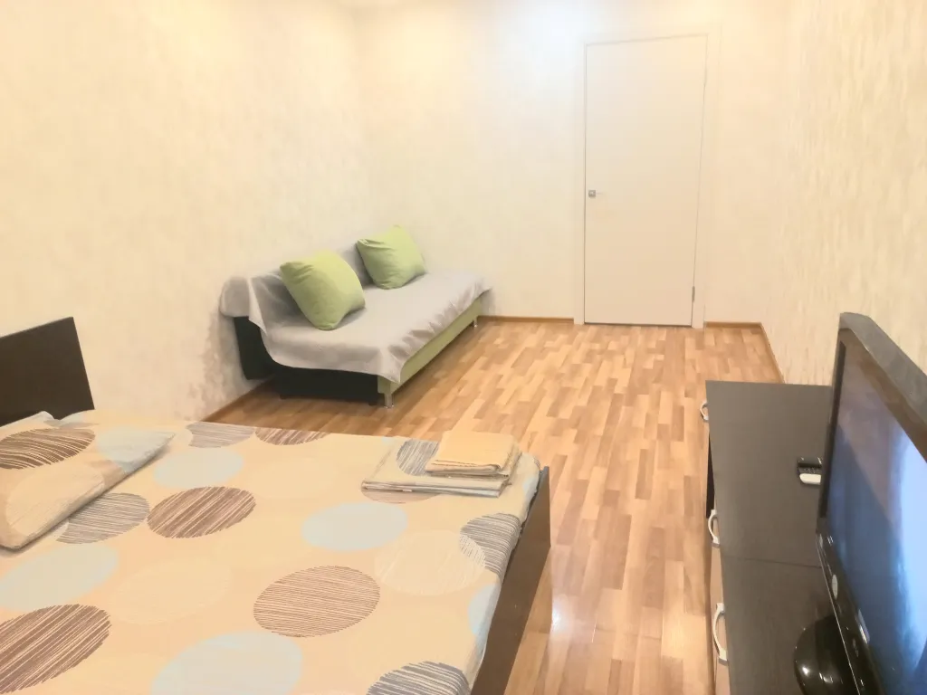 Квартира однокомнатная на проспекте Тракторостроителее, 41 м², Чебоксары — спальня, фото 2