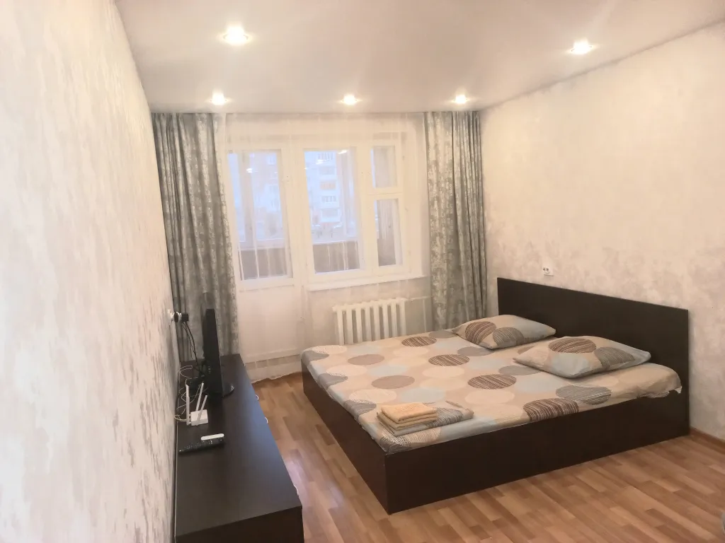 Квартира однокомнатная на проспекте Тракторостроителее, 41 м², Чебоксары — спальня, фото 3