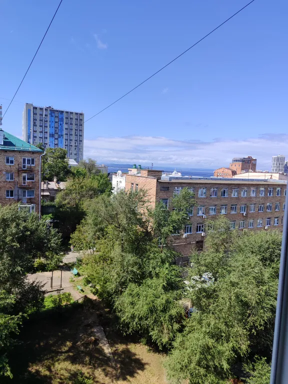 Квартира двухкомнатная в Фрунзенском, 62 м², Владивосток — вид из окна, фото 3