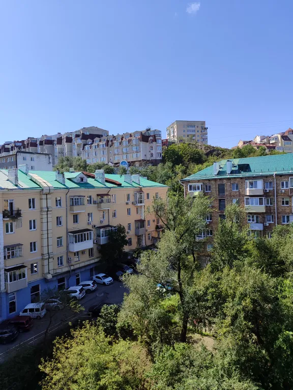 Квартира двухкомнатная в Фрунзенском, 62 м², Владивосток — вид из окна, фото 4