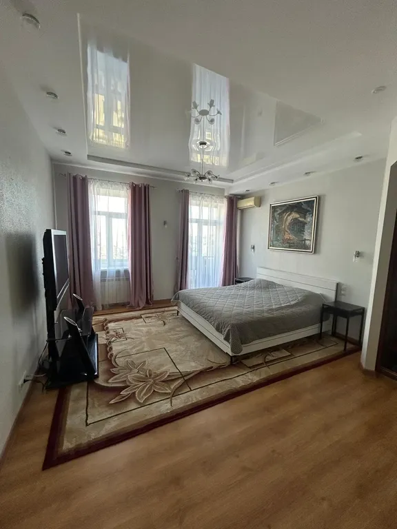 Квартира двухкомнатная в Фрунзенском, 62 м², Владивосток — спальня, фото 3