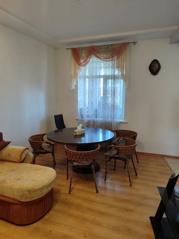 Квартира двухкомнатная в Фрунзенском, 62 м², Владивосток — фото 10