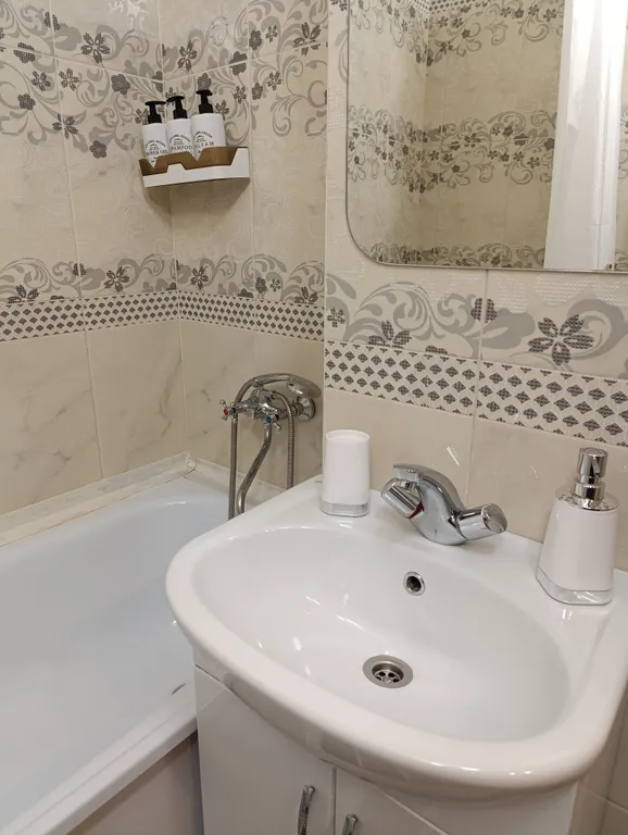 Квартира однокомнатная в Свердловском, 37 м², Красноярск — ванная комната, фото 2