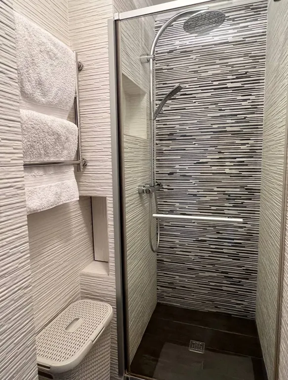 Квартира двухкомнатная на улице Совхозной, 70 м², Краснодар — фото 19