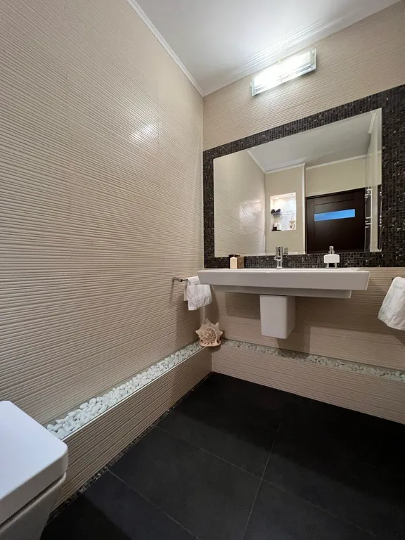 Квартира двухкомнатная на улице Совхозной, 70 м², Краснодар — фото 22