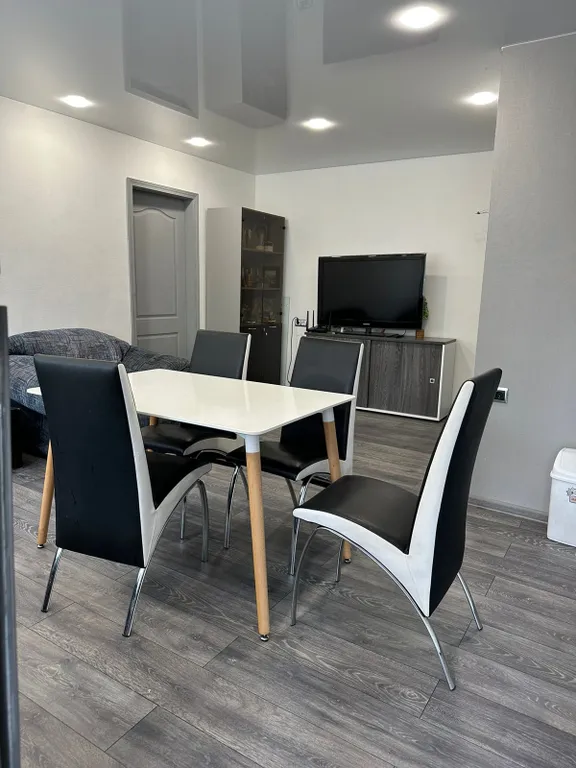 Квартира трёхкомнатная на проспекте Красного Знамени, 70 м², Владивосток — фото 3