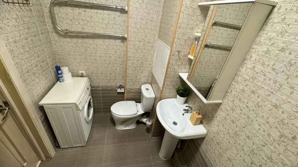 Студия однокомнатная на улице Колычева, 27 м², Лобня — ванная комната, фото 3