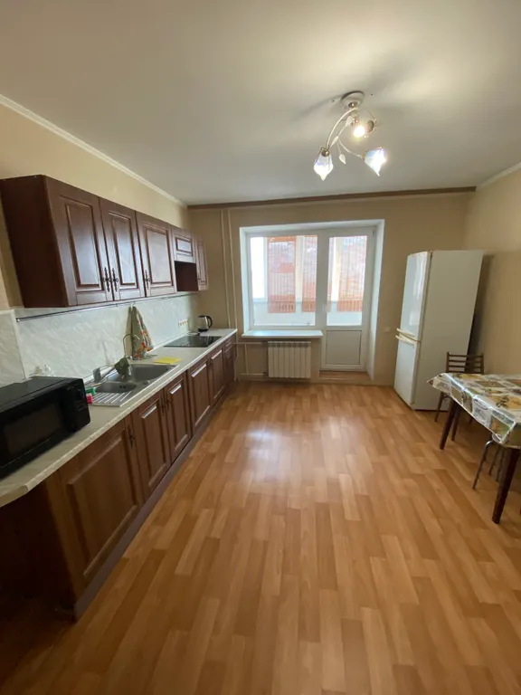 Квартира однокомнатная у метро Безымянка, 55 м², Самара — кухня, фото 2