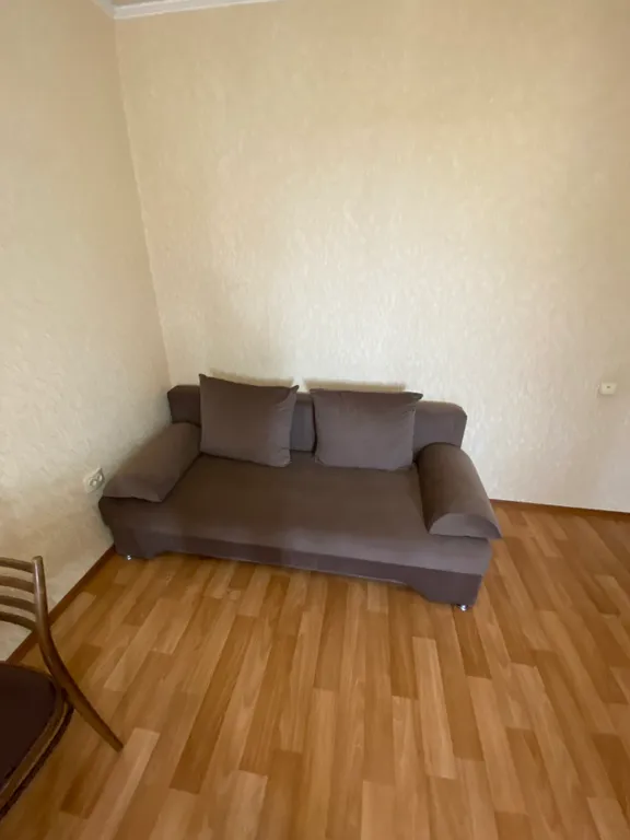 Квартира однокомнатная у метро Безымянка, 55 м², Самара — спальня, фото 2
