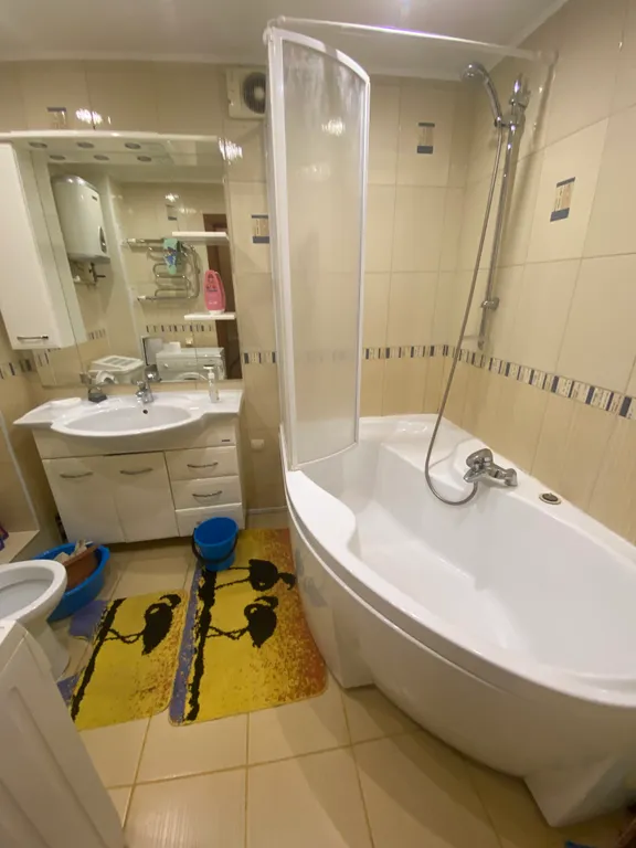 Квартира однокомнатная у метро Безымянка, 55 м², Самара — ванная комната, фото 2