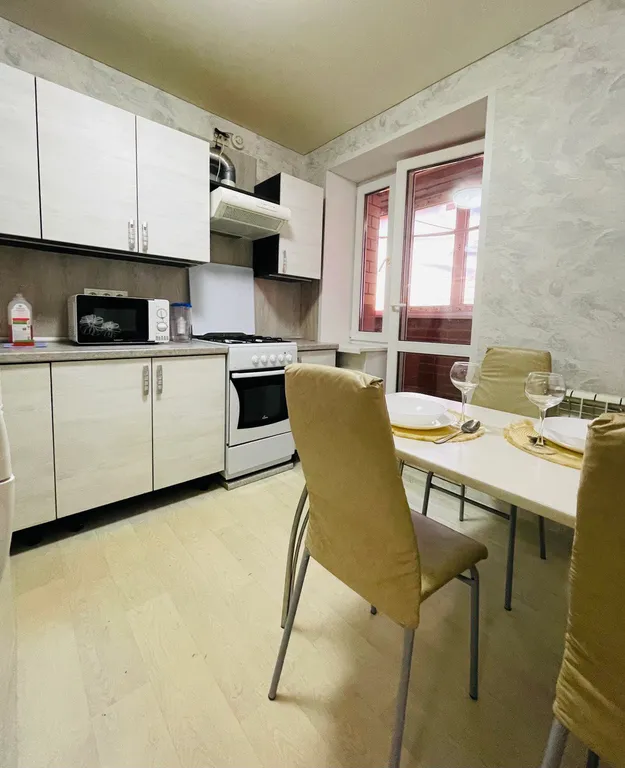 Квартира однокомнатная на улице Семчинской, 44 м², Рязань — кухня, фото 6